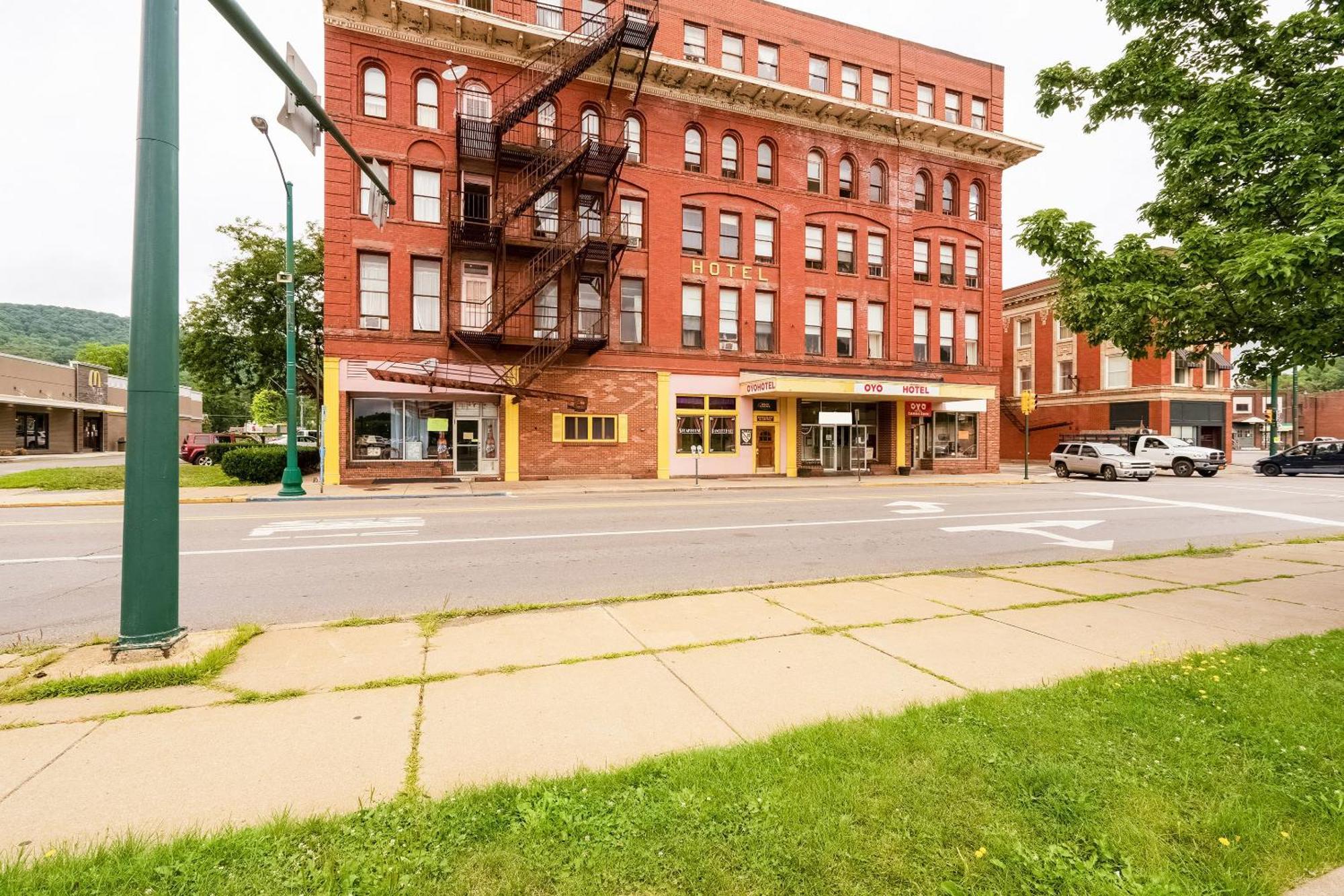 Oyo Hotel Bradford Main St Pa Екстериор снимка