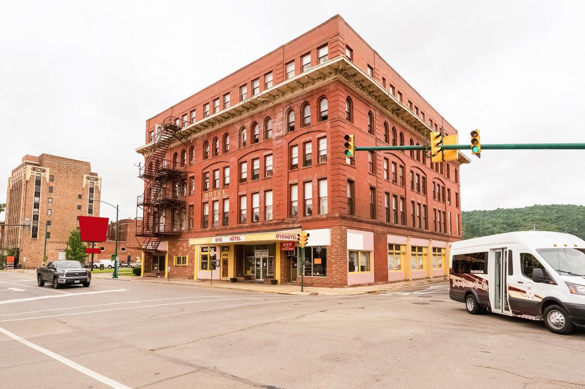 Oyo Hotel Bradford Main St Pa Екстериор снимка